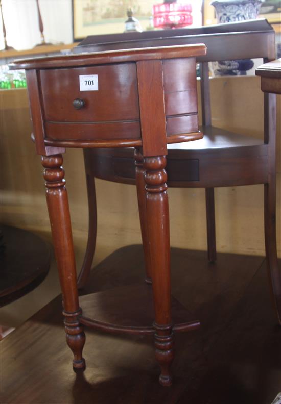 2 corner occasional tables